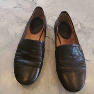 RARE Frye Black Leather Flats
